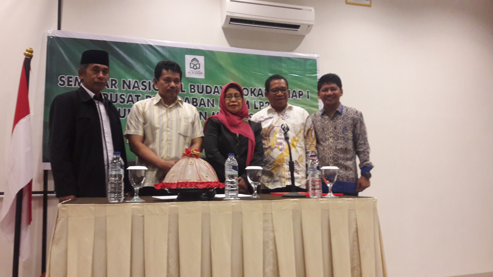 Gambar PUSDABIS  LP2M UIN Alauddin Gelar Seminar Nasional Budaya Lokal